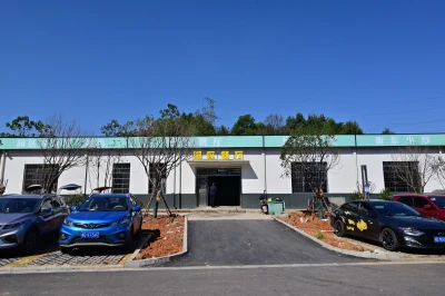 The construction of the cover plate factory (introduction and cooperation) is in progress........